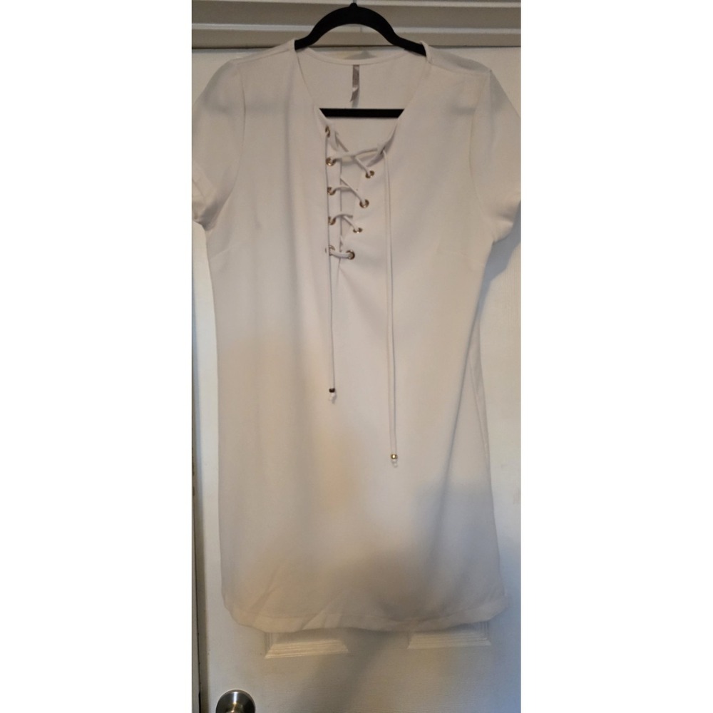 Red Lolly White Lace Up Grommet Shift Dress Short Sleeve Textured Crepe